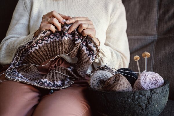 Stricken für Anfänger &amp; Fortgeschrittene – Tipps, Techniken und die richtige Wolle - Stricken lernen – Tipps für Anfänger &amp; Fortgeschrittene | Wollgefühl