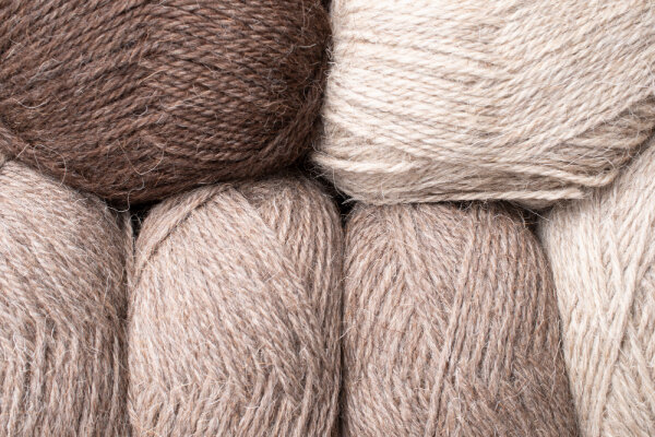 Wolle &amp; Naturfasern im Vergleich: Merino, Mohair, Seide, Yak, Ramie &amp; Hanf - Wolle &amp; Naturfasern im Vergleich – Merino, Mohair, Seide, Yak, Ramie, Hanf